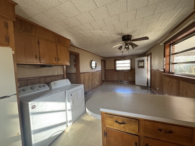 Building Photo - 5804 Elkin Hwy