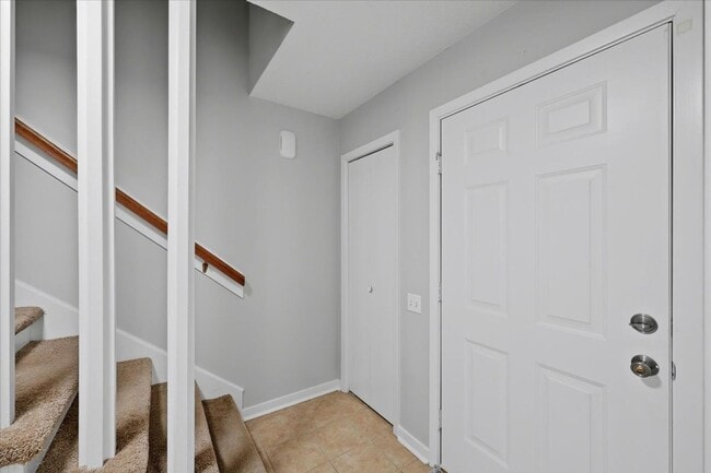 Building Photo - randon School District Home with access to a Lake, Walking Trails, and Pool