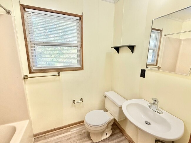 Building Photo - Charming 2-Bedroom Cottage On 1.25 Acres