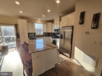 Building Photo - 1870 Boulder Dr