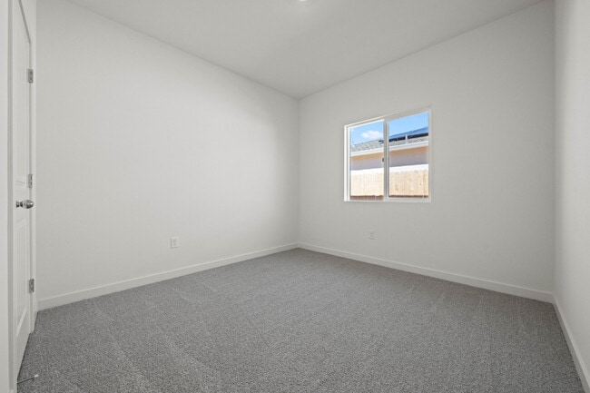 Building Photo - Spacious Brand New 4/2 in Shastina Ranch!