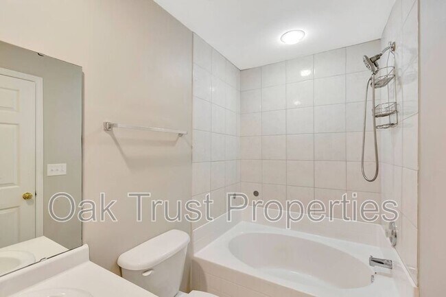 Building Photo - 2284 Kings Gate Ln