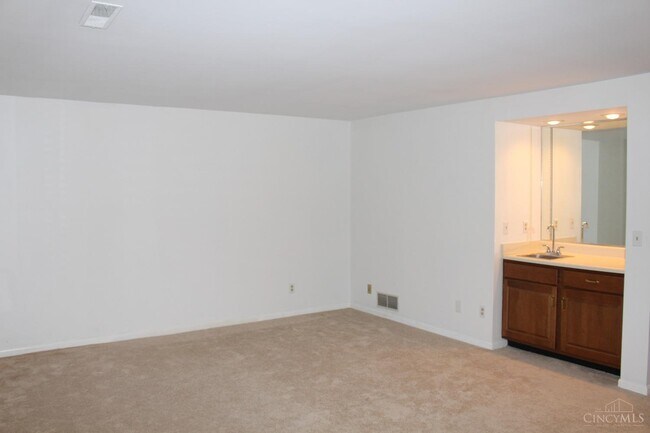 Building Photo - 9156 Dominion Cir