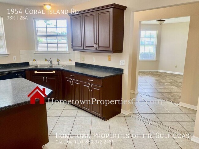 Building Photo - POOL HOME near Naval Air Station Pensacola!