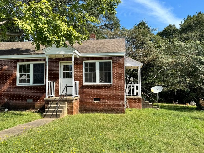 Building Photo - Duplex walking distance to Uptown Shelby, NC
