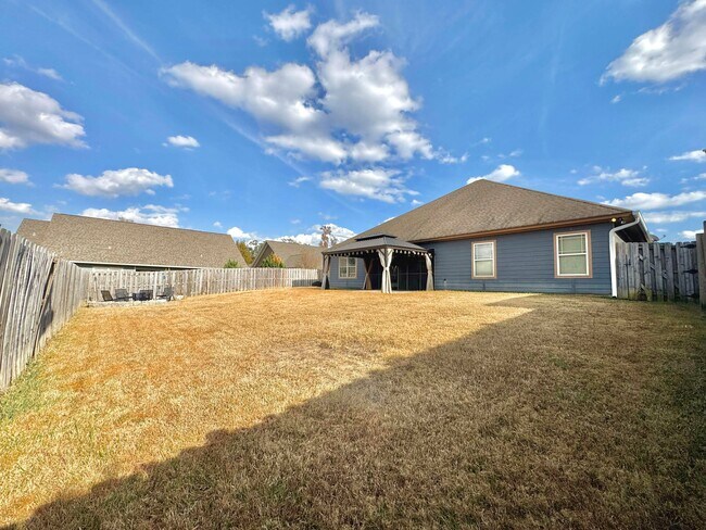 Building Photo - 61 Boulder Dr