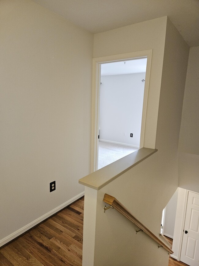 Building Photo - 201 Stull Ct