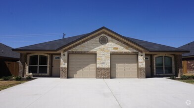 Building Photo - 506 Sladecek Dr