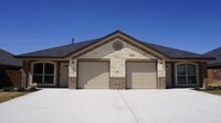 Building Photo - 506 Sladecek Dr