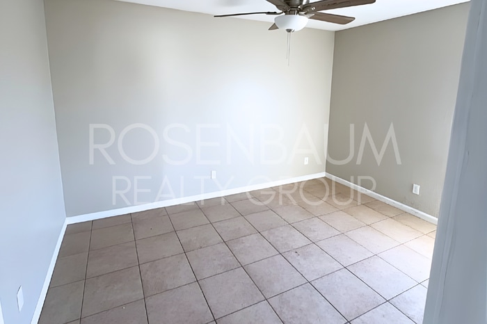 Building Photo - 713 W 1st Ave