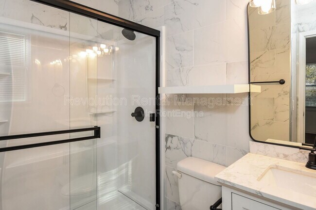 Building Photo - 1307 Sweet Pine Dr