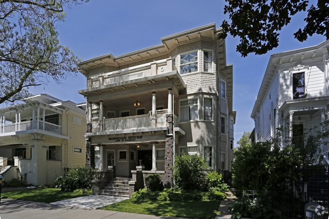 Primary Photo - 1325 H St
