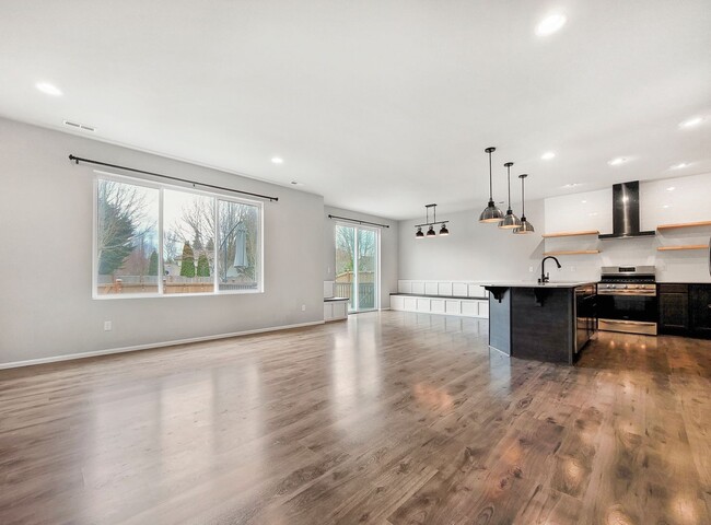 Building Photo - Newly built home with major upgrades in Br...