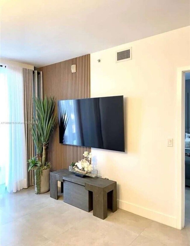 Building Photo - 488 NE 18th St