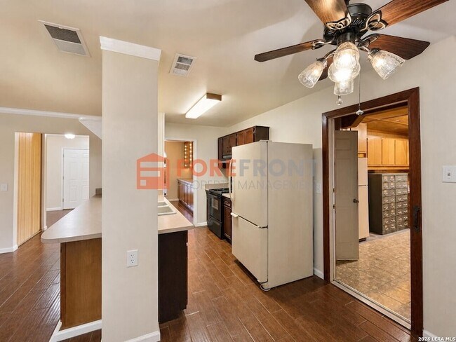 Building Photo - 7845 Village Oak Dr