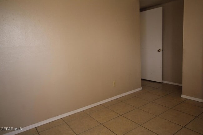 Building Photo - 10711 Ivanhoe Dr