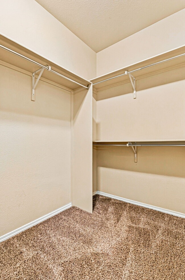 Building Photo - 7409 Dewberry Dr