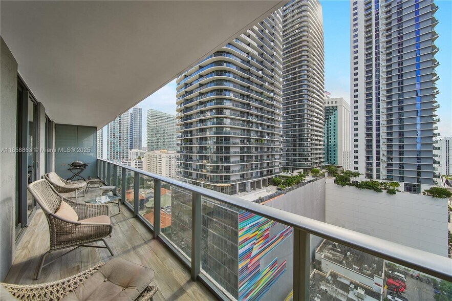 Building Photo - 801 S Miami Ave