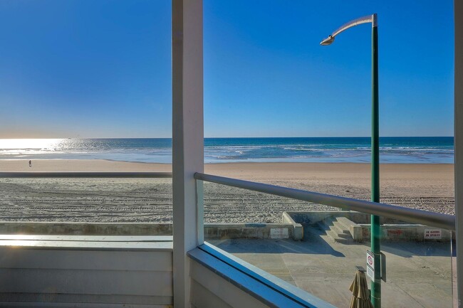 Building Photo - 3285 Ocean Front Walk