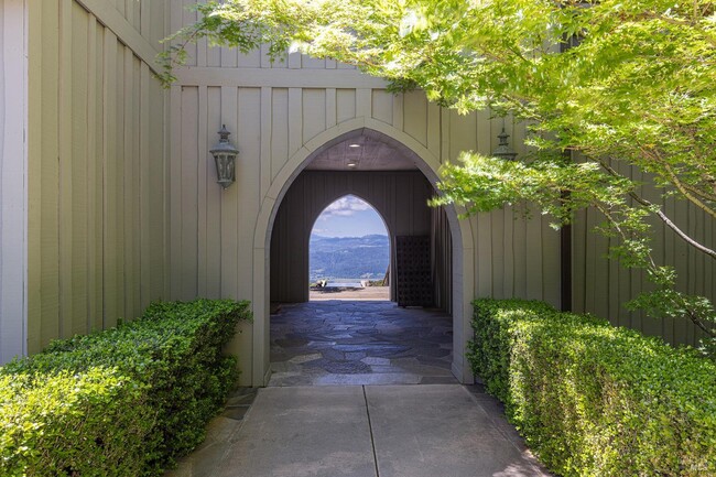 Building Photo - 865 Bell Canyon Rd