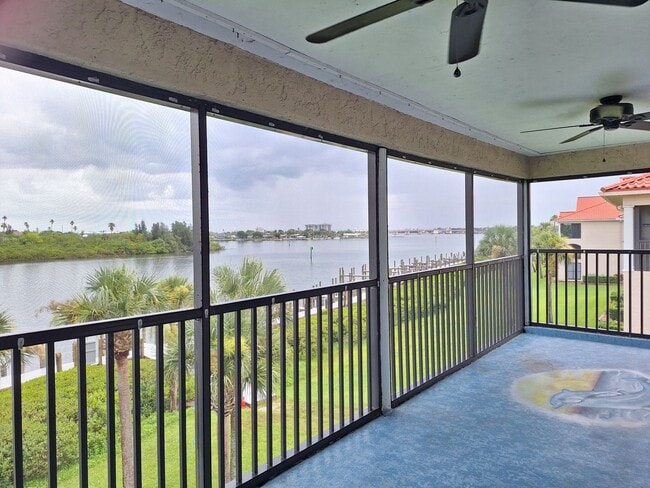 Building Photo - BOUCHELLE ISLAND - RIVER FRONT 2BR 2BA LON...