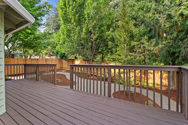 Building Photo - Remodeled 5 Bedroom House in Beaverton!