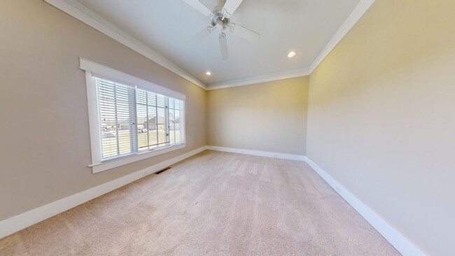 Building Photo - Three Story Townhome Rosemary Gate