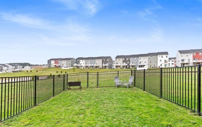 Building Photo - Dallastown Schools! Beautiful 3 Bedroom, 2...