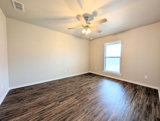 Building Photo - 2123 N Jayton Ave