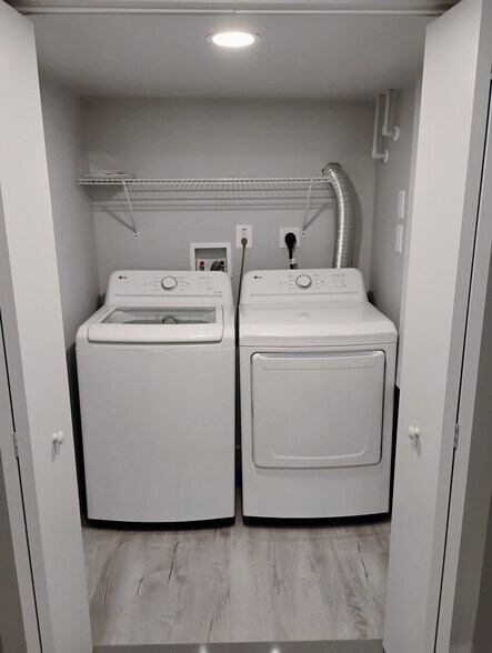 Building Photo - 3609 W Forest Park Ave