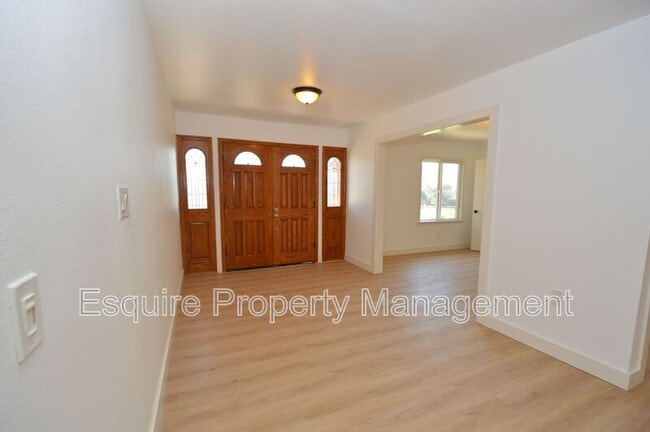 Building Photo - 13515 W Telegraph Rd