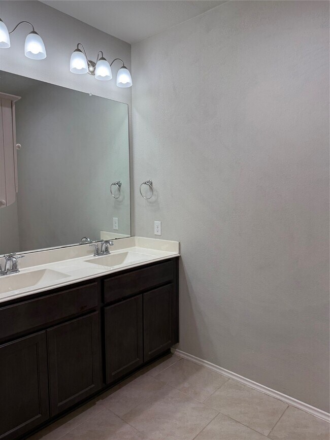 Building Photo - 4606 Terrazza Verde Dr