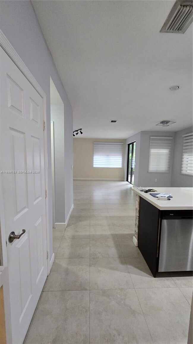 Building Photo - 10320 NW 70th Terrace