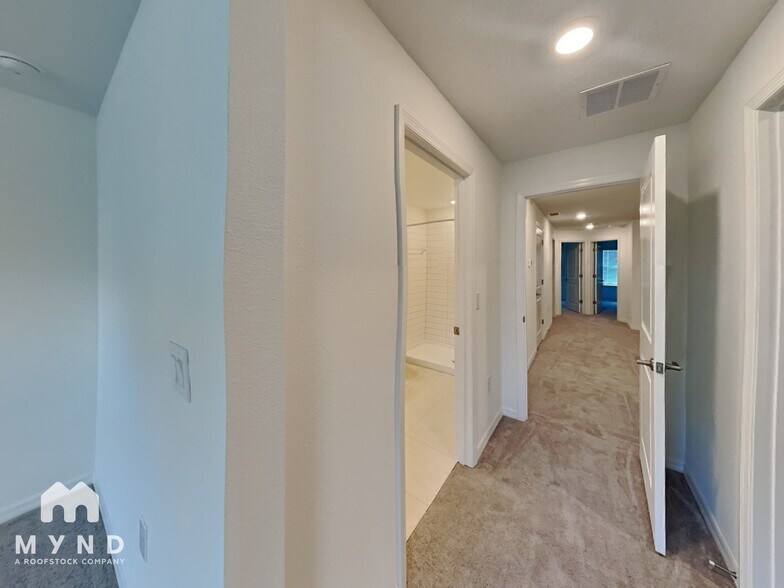 Building Photo - 6046 Shiner St