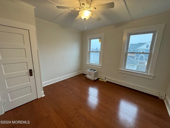 Building Photo - 503 Forman Ave