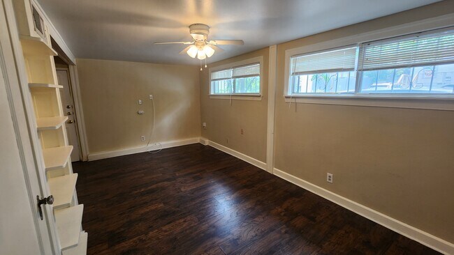 Building Photo - 2831 Pearl St