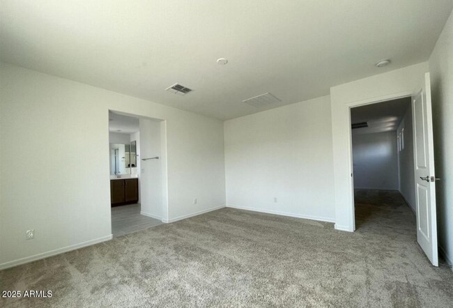 Building Photo - 15138 W Hadley St
