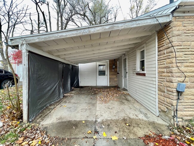 Building Photo - Two Bedroom Home in Walker