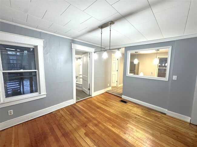 Building Photo - 306 Dehart Ave