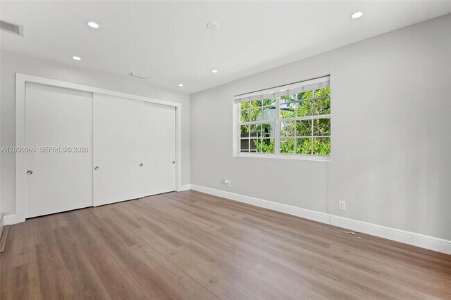 Building Photo - 11222 NE 9th Ave