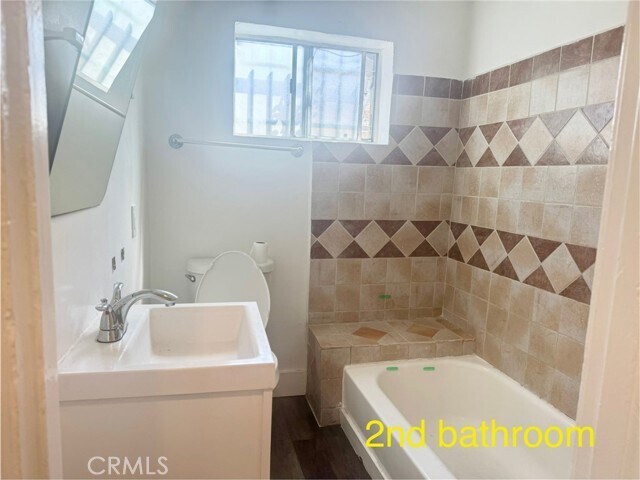 Building Photo - 206 W 52nd Pl