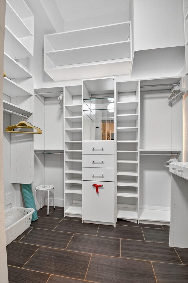 Building Photo - 600 S Dixie Hwy