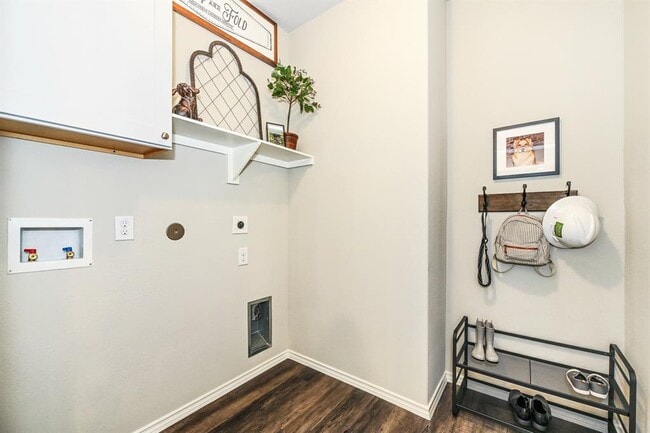 Building Photo - 106 Elm