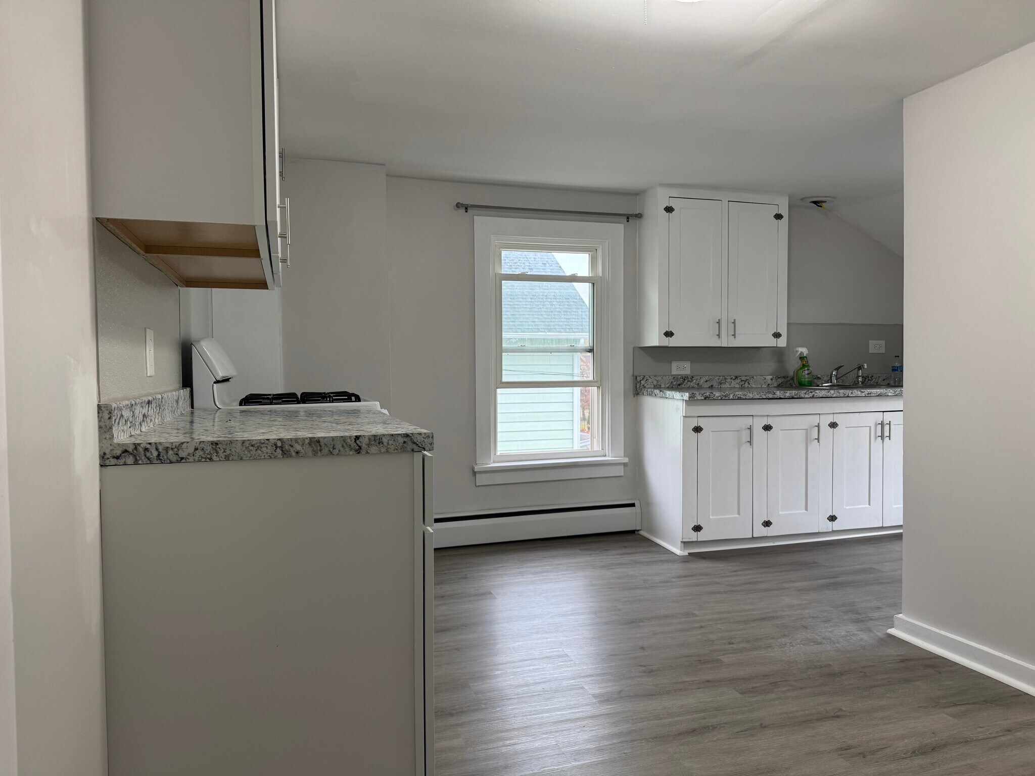 Building Photo - 8 Foote St