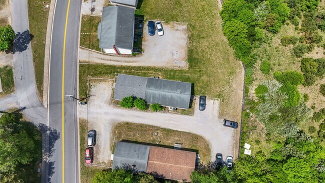 Building Photo - 422 Longwood Ave