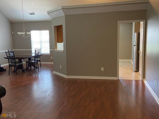 Building Photo - 5751 Colonnade Dr