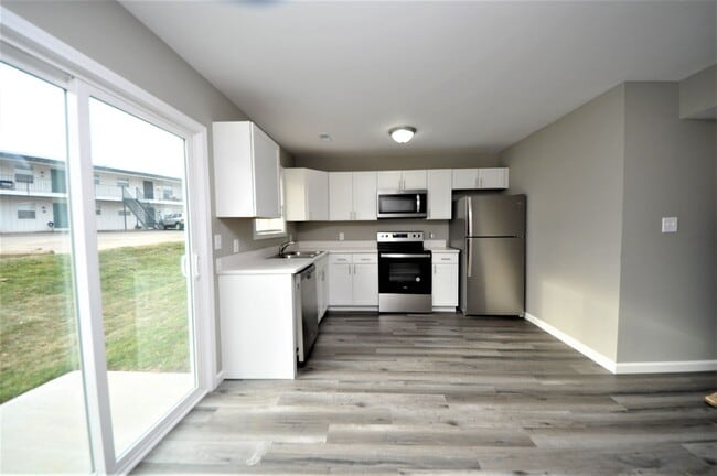 Building Photo - 210 Arlington Way