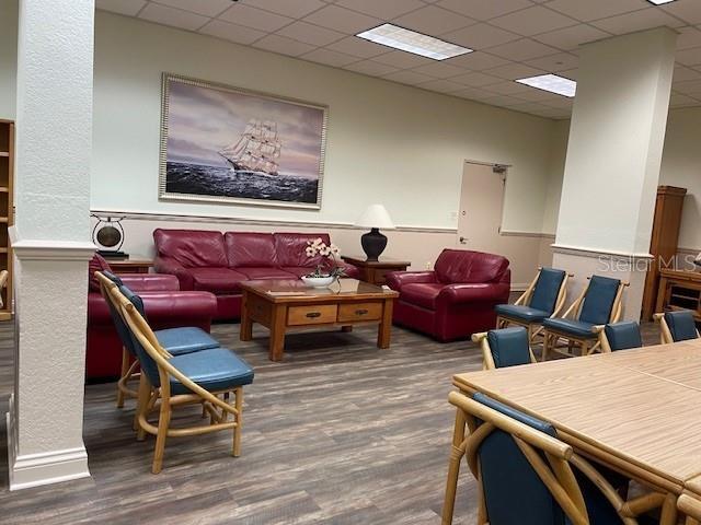 Building Photo - 400 Island Way