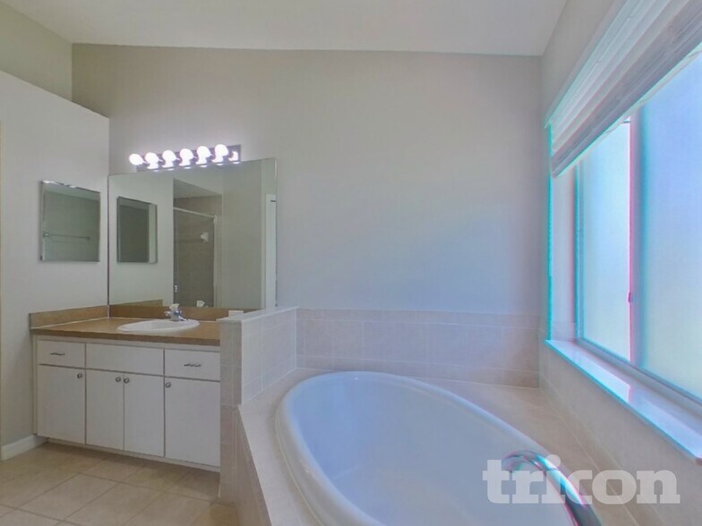 Building Photo - 7956 Floradora Dr