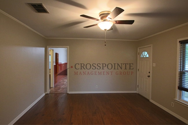Building Photo - 2 Bedroom 1 Bath Single Family Home in Lindale ISD!